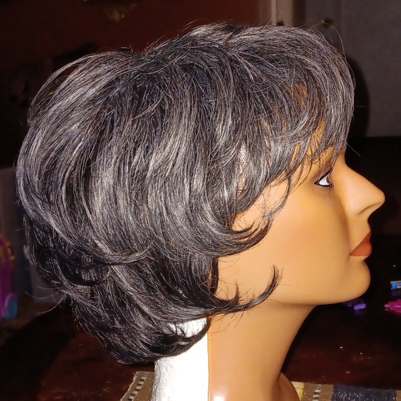 Synthetic Wig - Picture 2 of 7